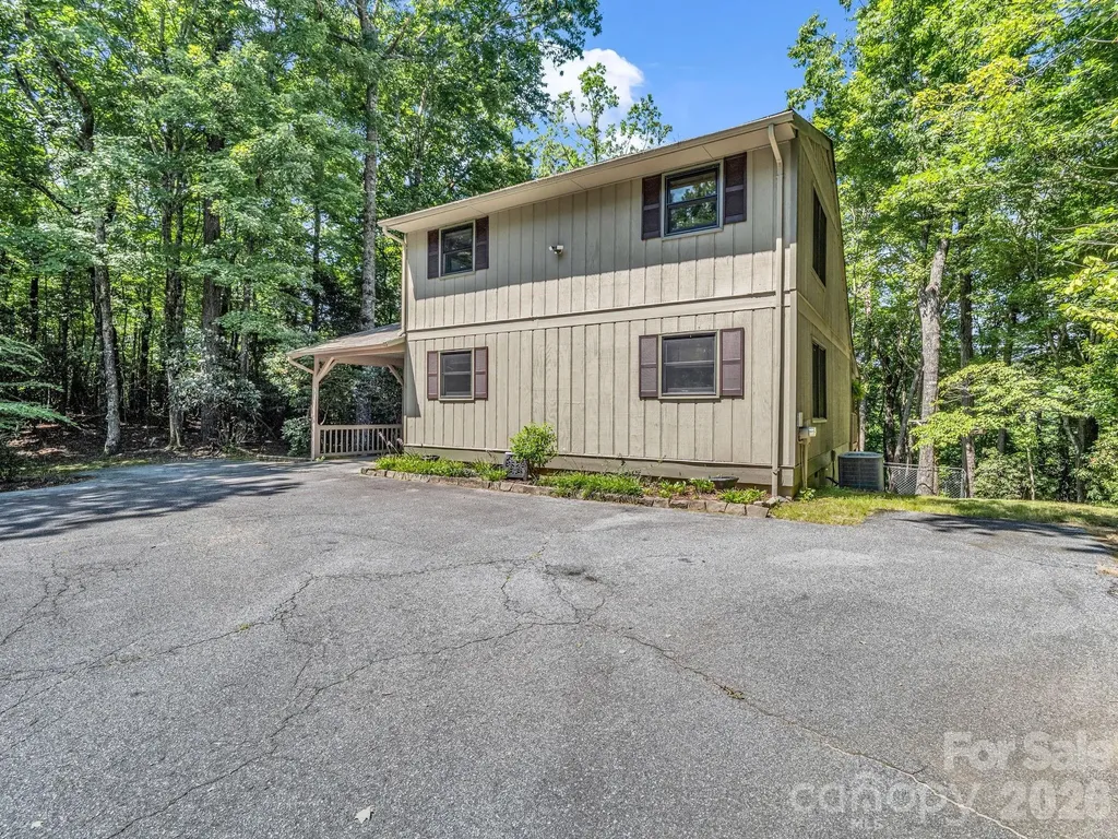2760 Ugugu Drive Brevard NC 28712