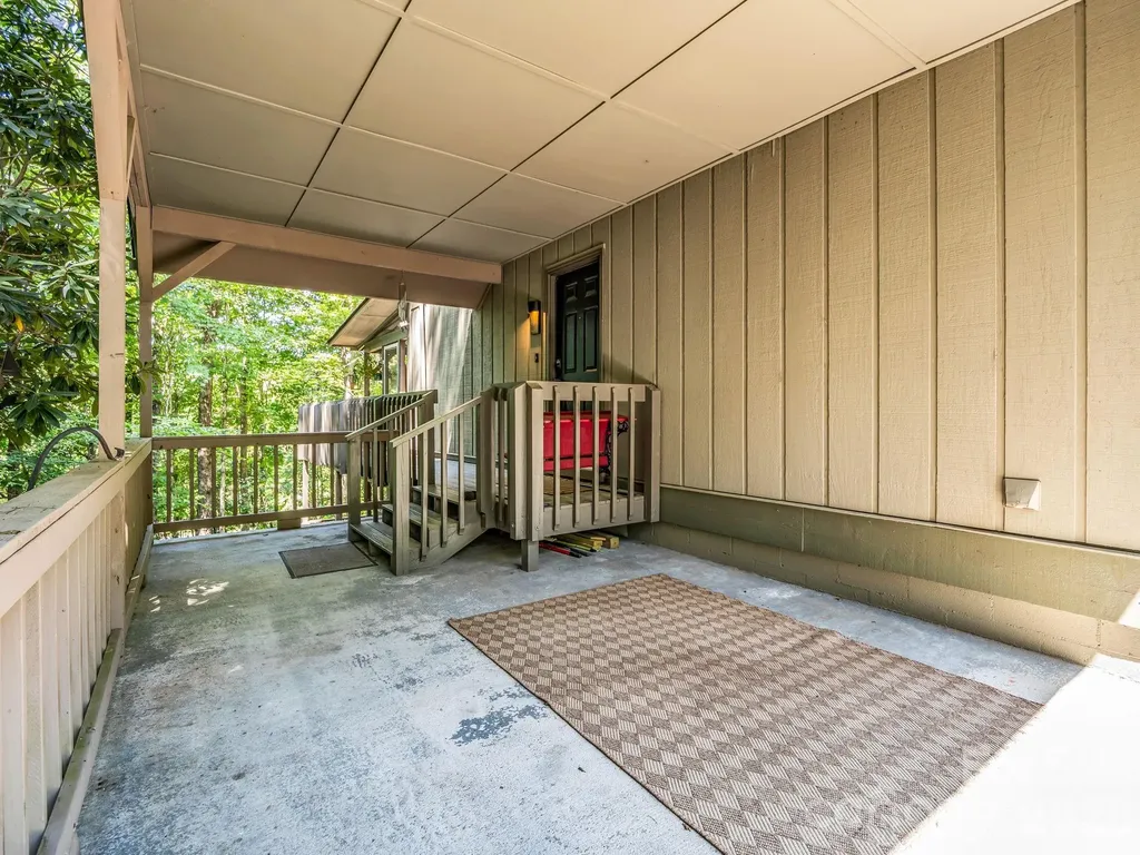 2760 Ugugu Drive Brevard NC 28712