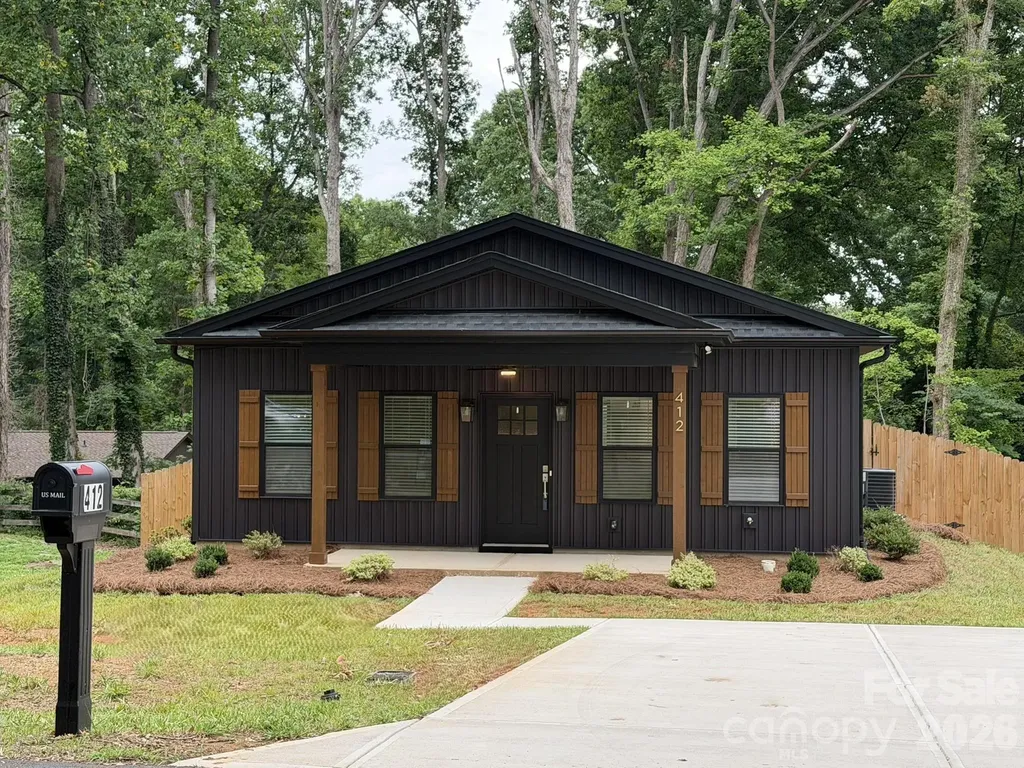 412 N Peterson Street Stanley NC 28164