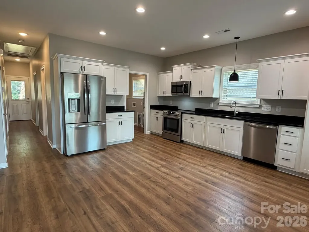 412 N Peterson Street Stanley NC 28164