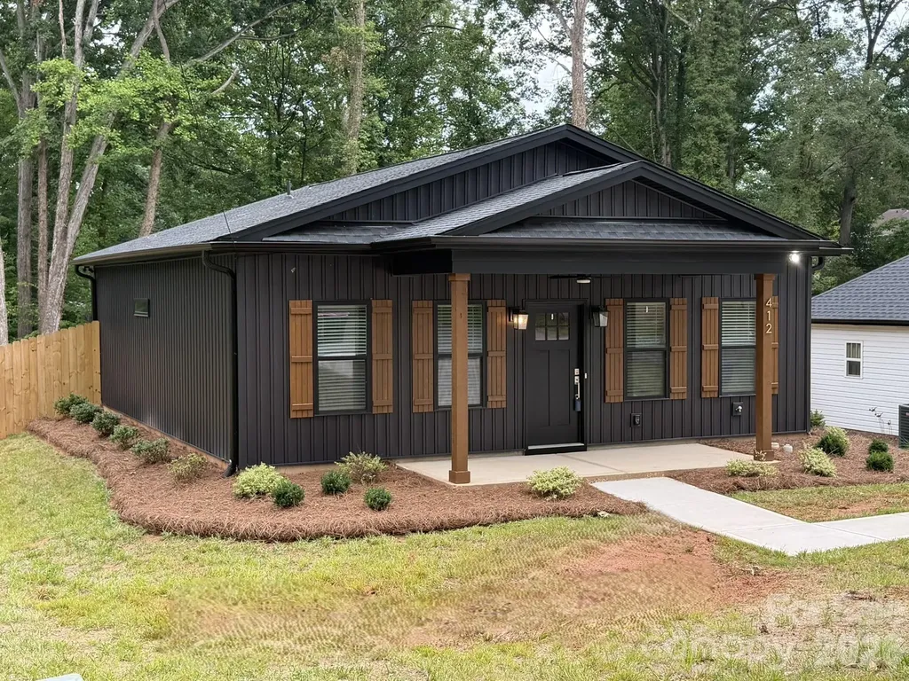 412 N Peterson Street Stanley NC 28164