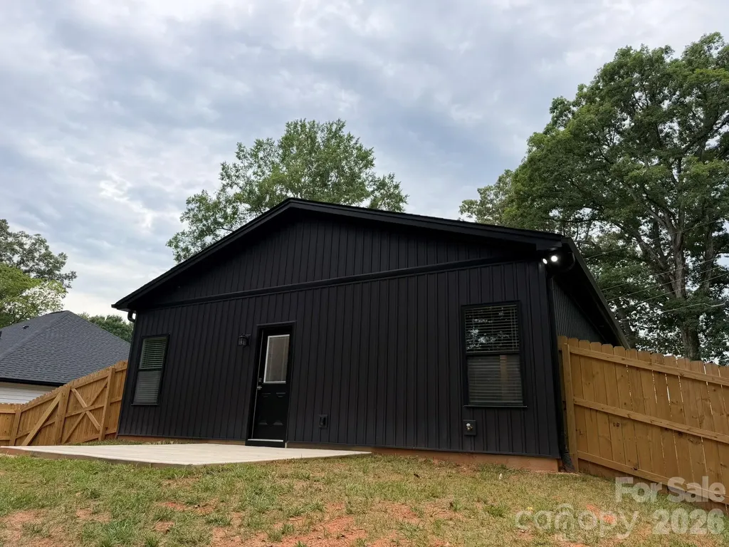 412 N Peterson Street Stanley NC 28164