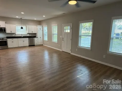 412 N Peterson Street Stanley NC 28164