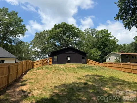 412 N Peterson Street Stanley NC 28164