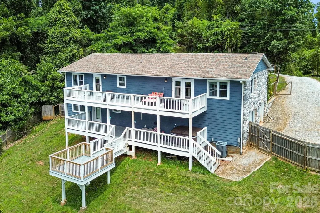 26 Crestwood Drive Arden NC 28704