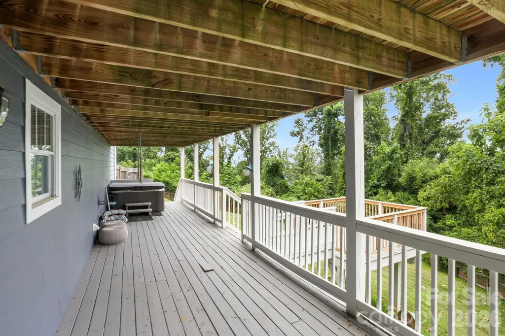 26 Crestwood Drive Arden NC 28704