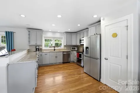 26 Crestwood Drive Arden NC 28704