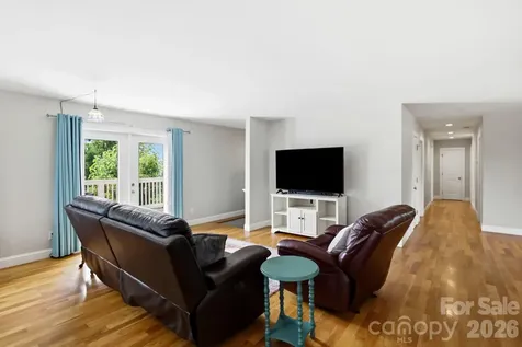 26 Crestwood Drive Arden NC 28704