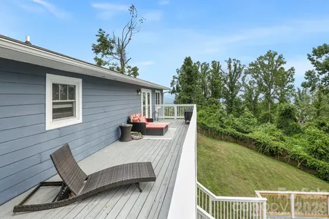 26 Crestwood Drive Arden NC 28704