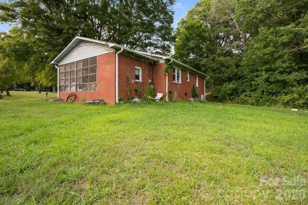 389 Midway Lake Road Mooresville NC 28115