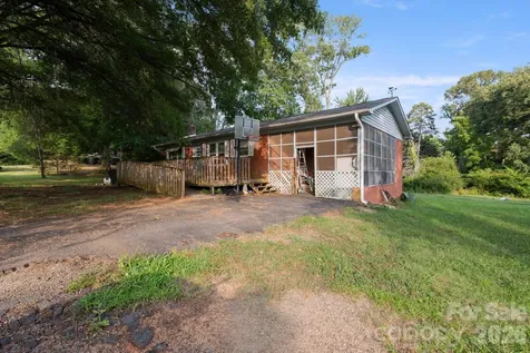 389 Midway Lake Road Mooresville NC 28115