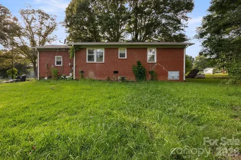 389 Midway Lake Road Mooresville NC 28115