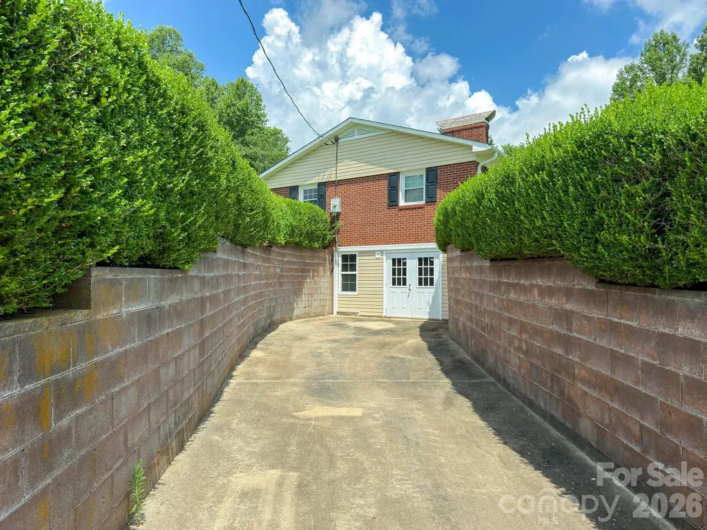 2053 Boiling Springs Road Purlear NC 28665