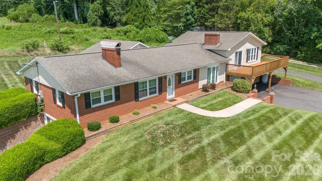 2053 Boiling Springs Road Purlear NC 28665