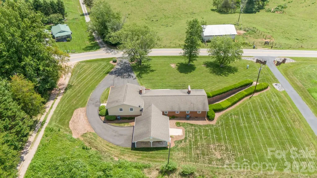 2053 Boiling Springs Road Purlear NC 28665