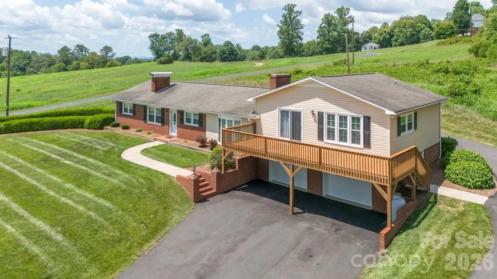 2053 Boiling Springs Road Purlear NC 28665
