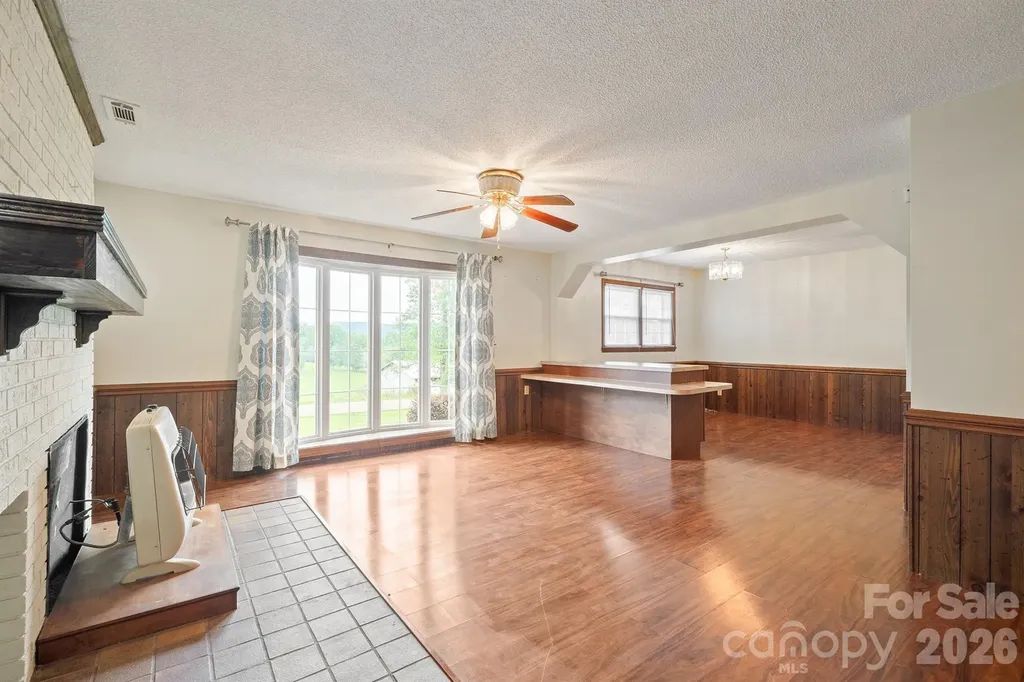 2053 Boiling Springs Road Purlear NC 28665