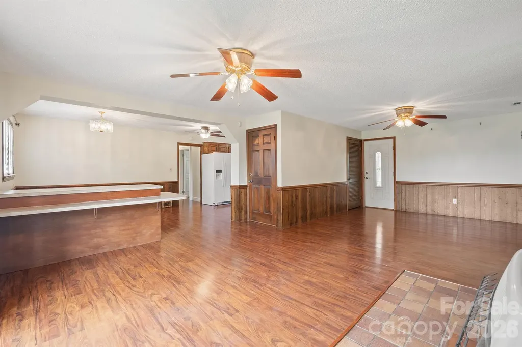 2053 Boiling Springs Road Purlear NC 28665