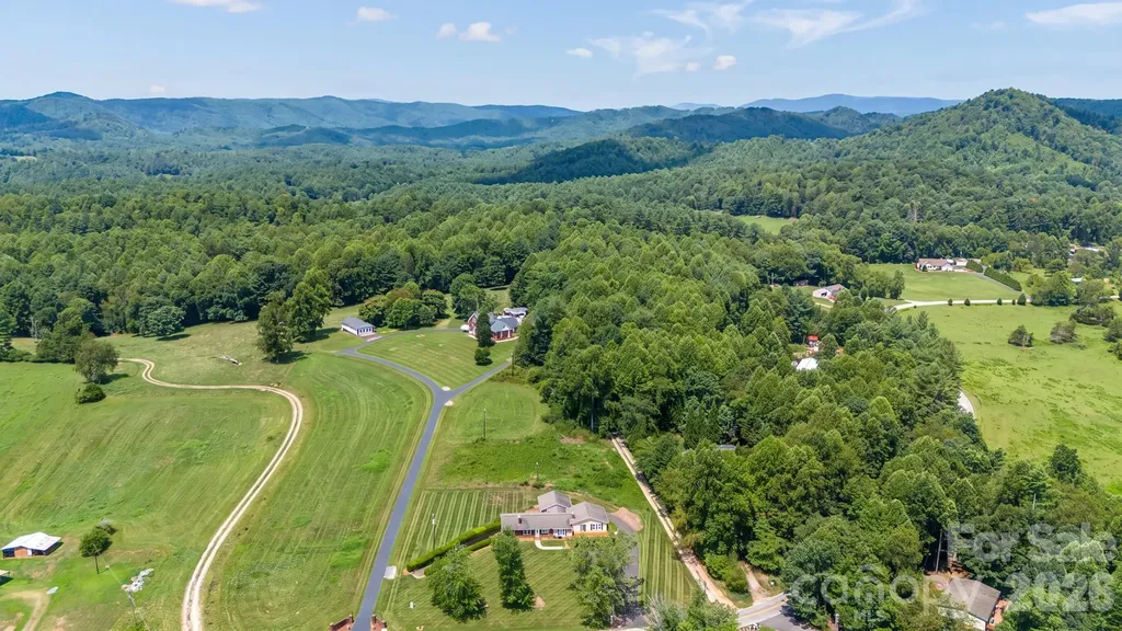 2053 Boiling Springs Road Purlear NC 28665