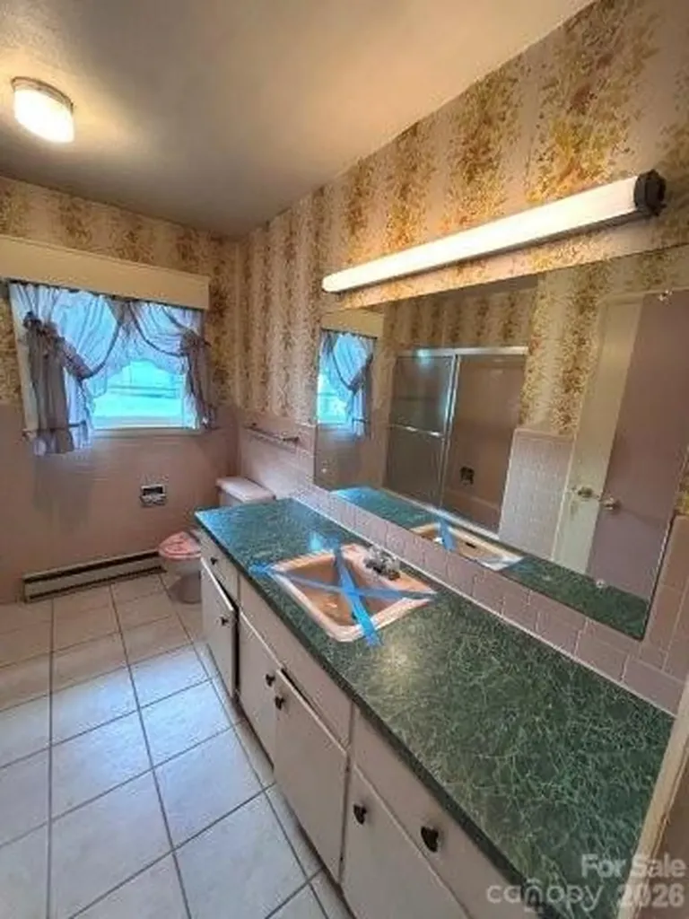 3196 Westview Street Valdese NC 28690