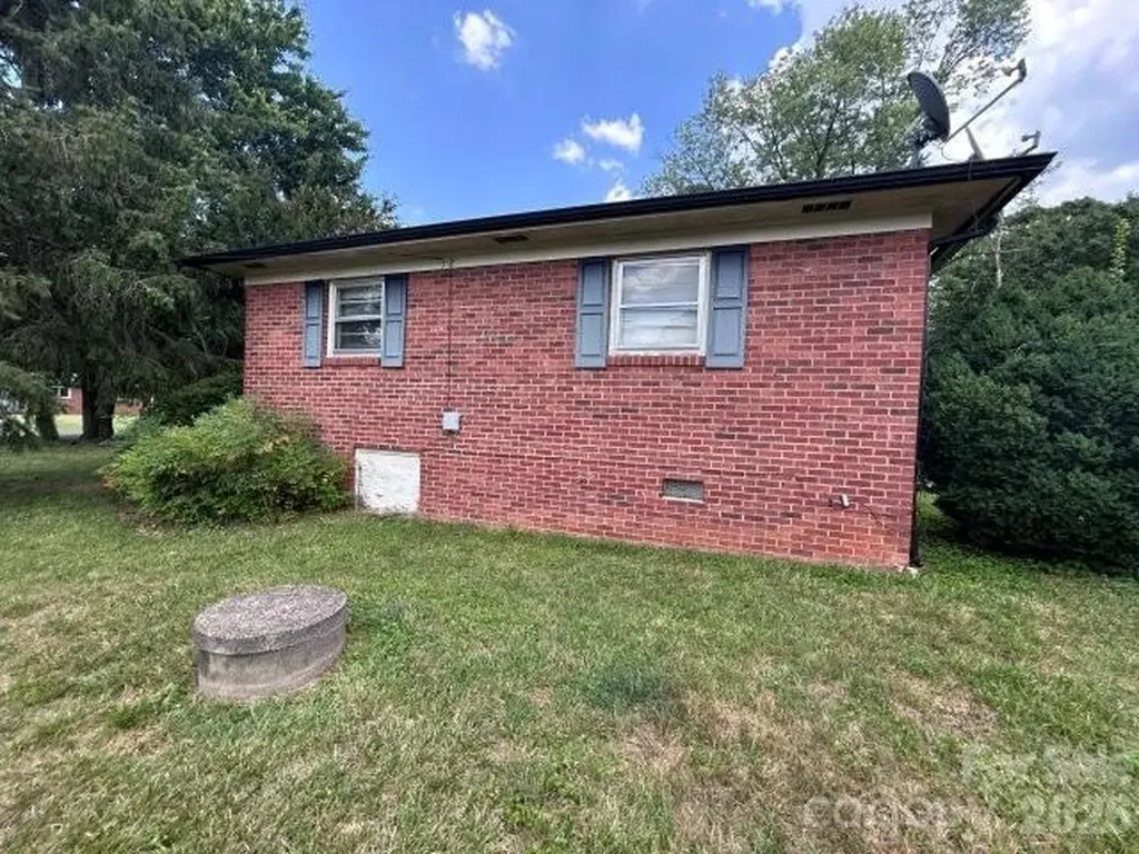 3196 Westview Street Valdese NC 28690