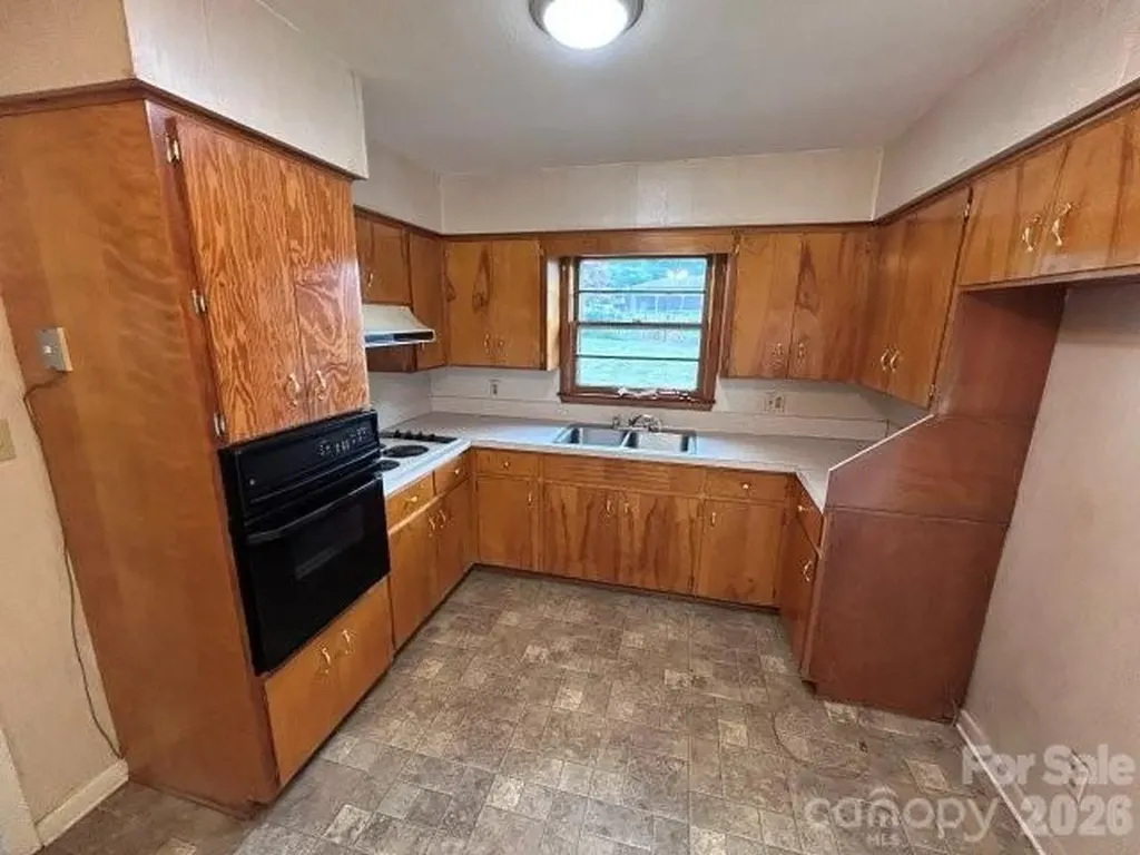 3196 Westview Street Valdese NC 28690
