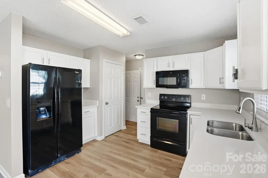 1528 Harland Street Charlotte NC 28216