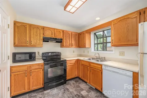 59 Nazarene Way Waynesville NC 28785