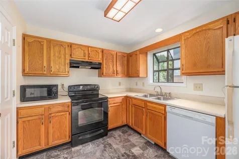 59 Nazarene Way Waynesville NC 28785