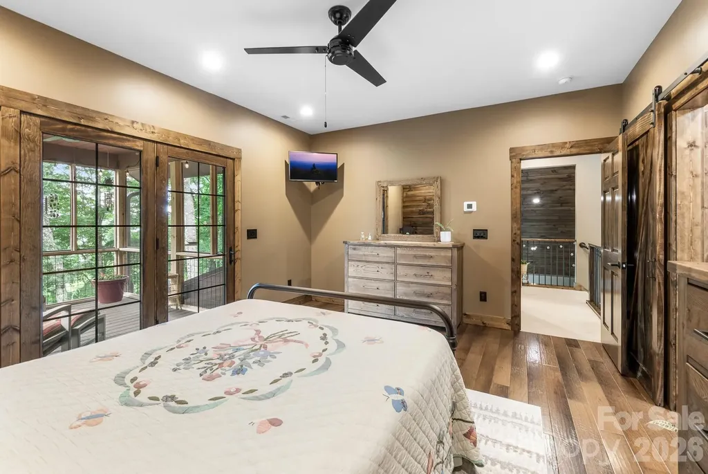 1009 Larkspur Trail Banner Elk NC 28604