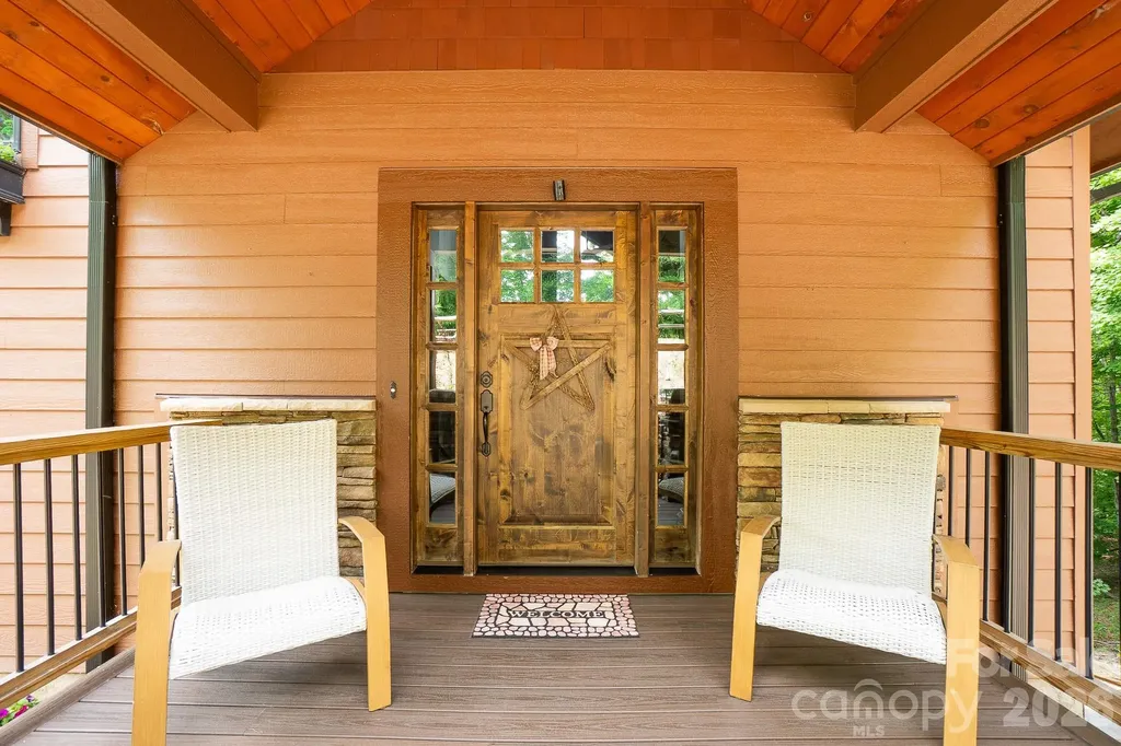 1009 Larkspur Trail Banner Elk NC 28604