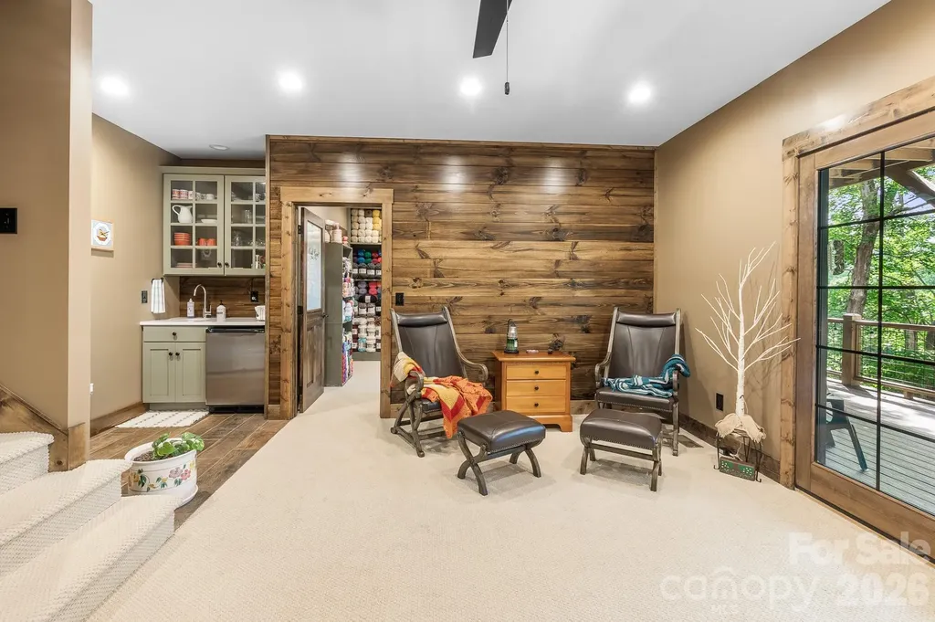 1009 Larkspur Trail Banner Elk NC 28604