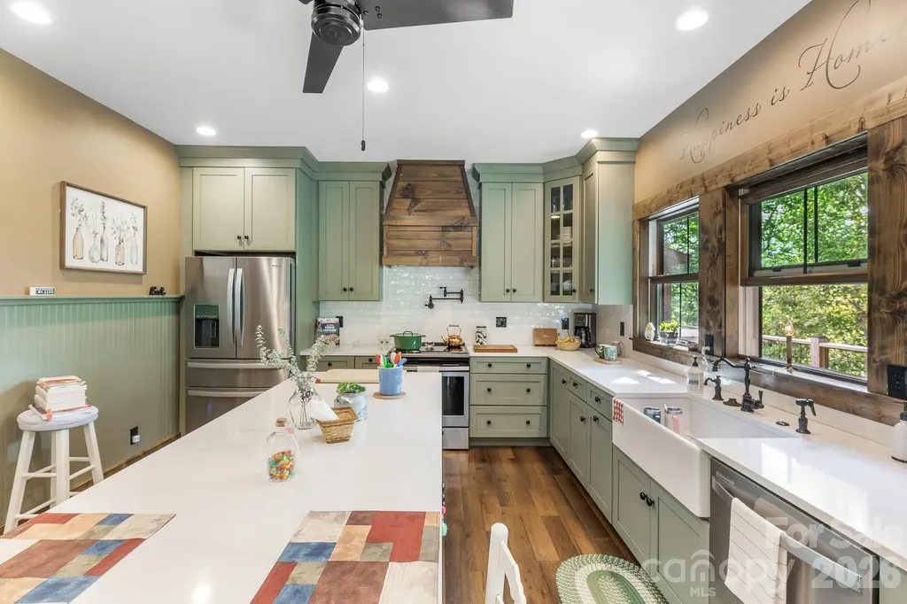 1009 Larkspur Trail Banner Elk NC 28604