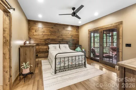 1009 Larkspur Trail Banner Elk NC 28604