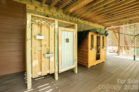 1009 Larkspur Trail Banner Elk NC 28604