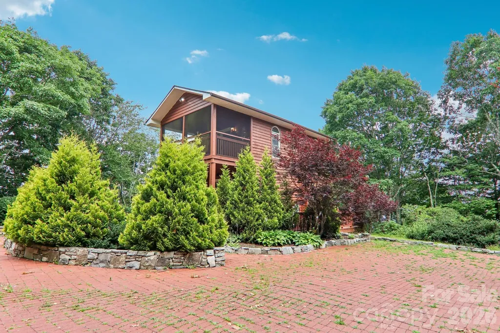 156 Simpson Lane Maggie Valley NC 28751