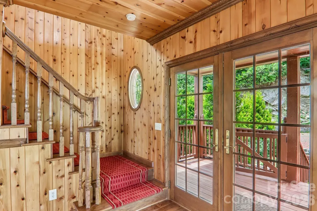 156 Simpson Lane Maggie Valley NC 28751
