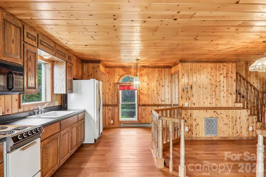 156 Simpson Lane Maggie Valley NC 28751