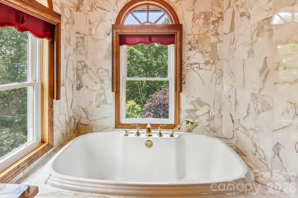 156 Simpson Lane Maggie Valley NC 28751