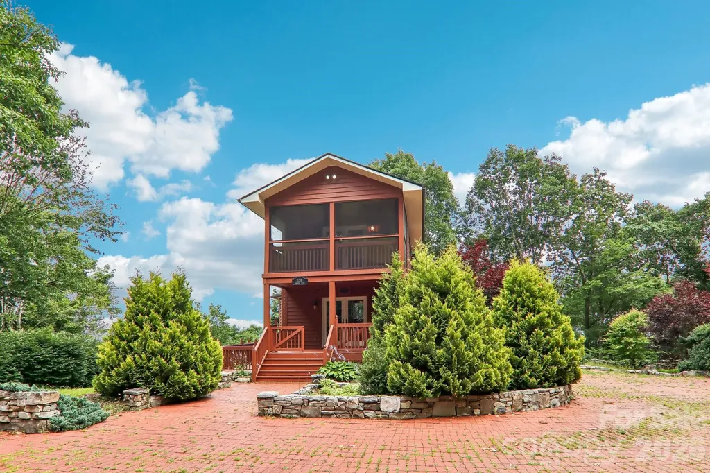 156 Simpson Lane Maggie Valley NC 28751