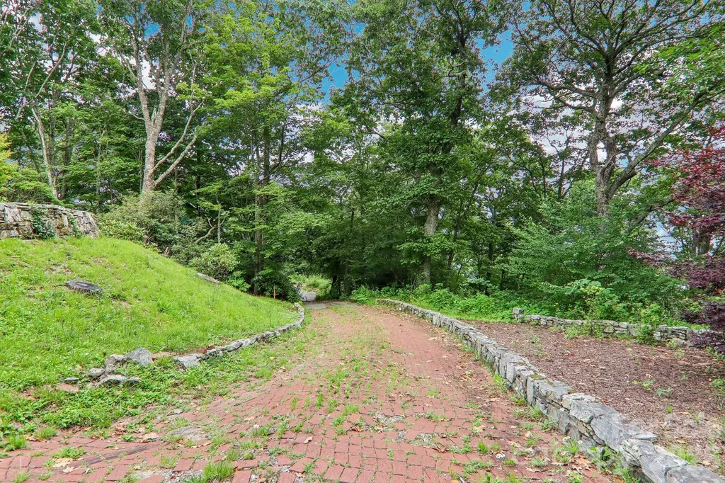 156 Simpson Lane Maggie Valley NC 28751