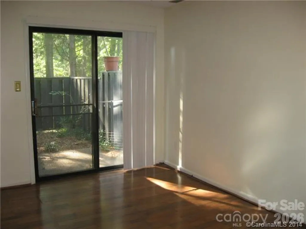 5322 Farm Pond Lane Charlotte NC 28212