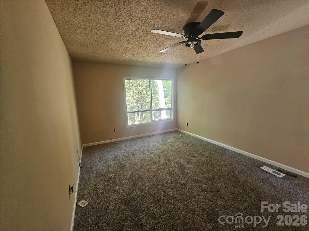 5322 Farm Pond Lane Charlotte NC 28212