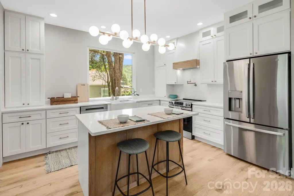 211 Ruby Avenue Black Mountain NC 28711