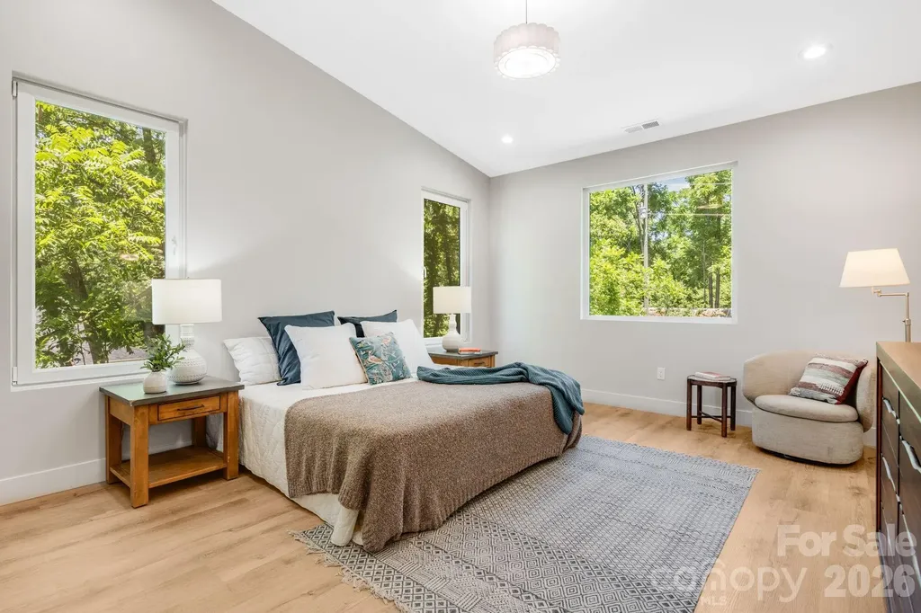 211 Ruby Avenue Black Mountain NC 28711
