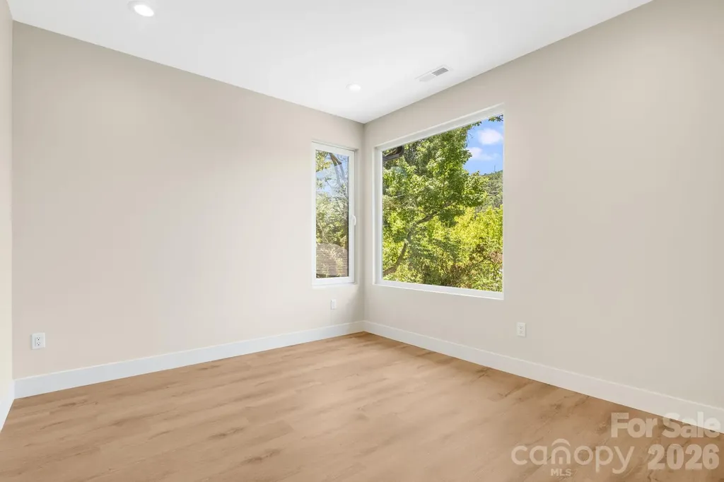 211 Ruby Avenue Black Mountain NC 28711