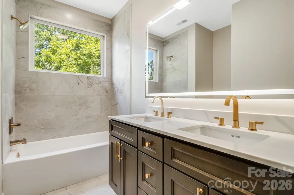 211 Ruby Avenue Black Mountain NC 28711