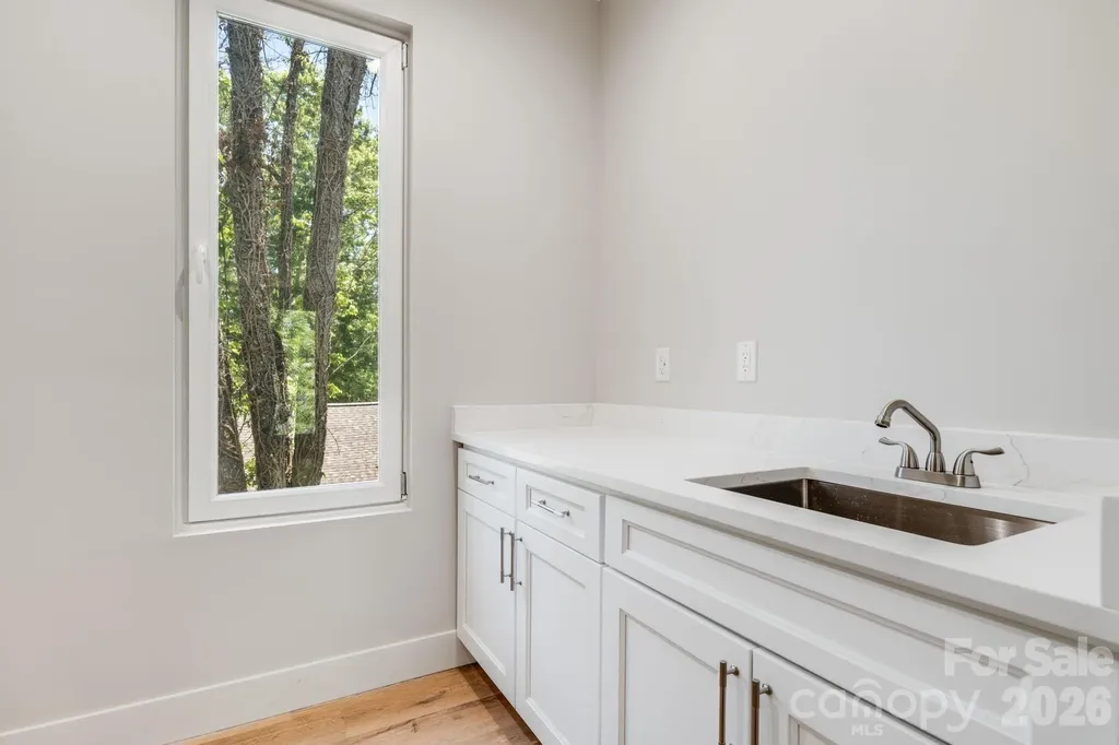 211 Ruby Avenue Black Mountain NC 28711