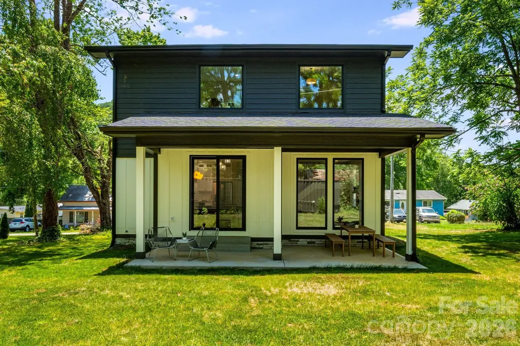 211 Ruby Avenue Black Mountain NC 28711