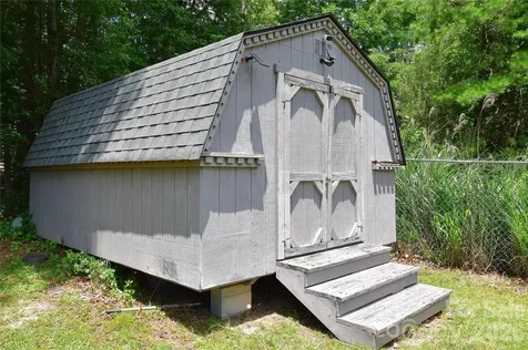 302 Watson Road Arden NC 28704